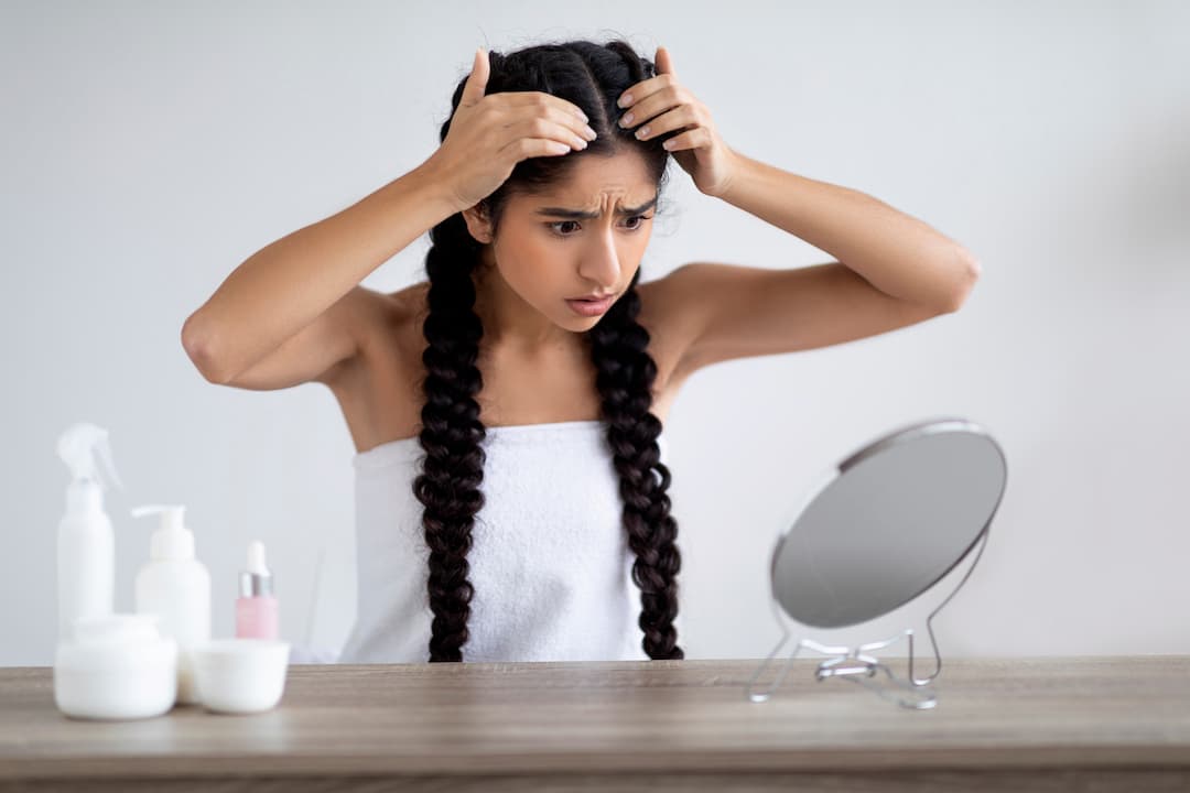 Bain d'huile : quelle est cette technique pour nourrir les cheveux ?