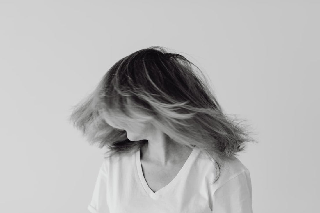 comment se lisser les cheveux avec une brosse chauffante