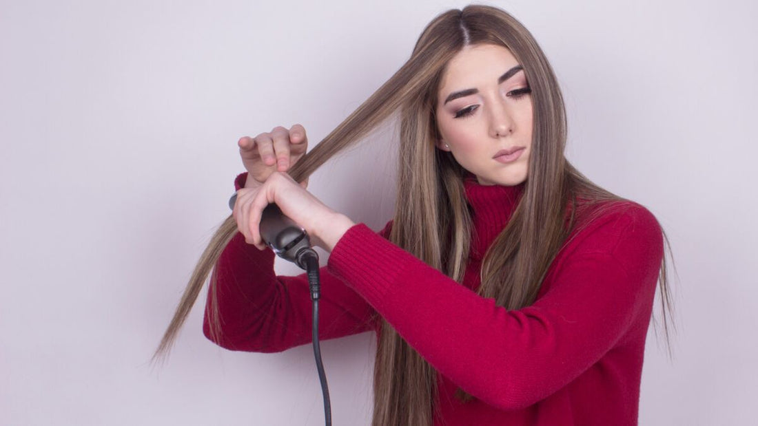 8 choses que vous ne DEVEZ PAS FAIRE lorsque vous lissez vos cheveux !